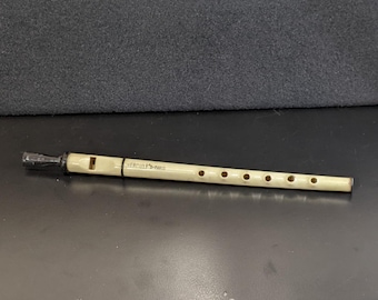 Flauta de silbato vintage de plástico Hercule D-París Sol G de 10" de largo