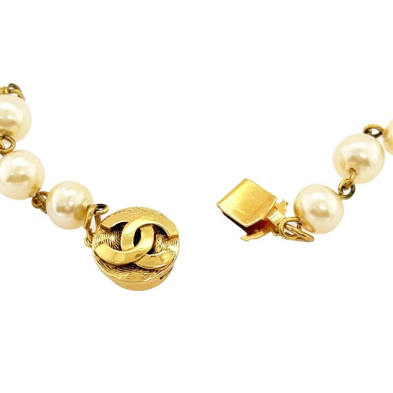 CHANEL - Vintage CC Logo Medallion Pearl - Gold T… - image 8