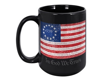 Taza negra de 15 oz con bandera estadounidense de 1776 y preámbulo