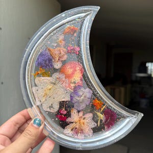 Wildflower Crescent Moon Tray / Crystal Tray / Trinket Tray / Moon Tray / Flower Tray / Jewelry Dish / Tray for Small Items / Witchy Gift