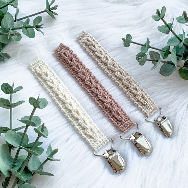 PATTERN: Crochet pacifier clip "Sigrid", pacifier holder, virkad napphållare/nappband, crochet pattern in English (US-terms) and Swedish