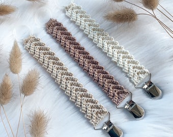PATTERN: Crochet pacifier clip "Freja", pacifier holder, virkad napphållare/nappband, crochet pattern in English (US-terms) and Swedish