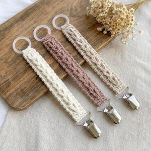 PATTERN: Crochet pacifier clip "Sigrid", pacifier holder, virkad napphållare/nappband, crochet pattern in English (US-terms) and Swedish