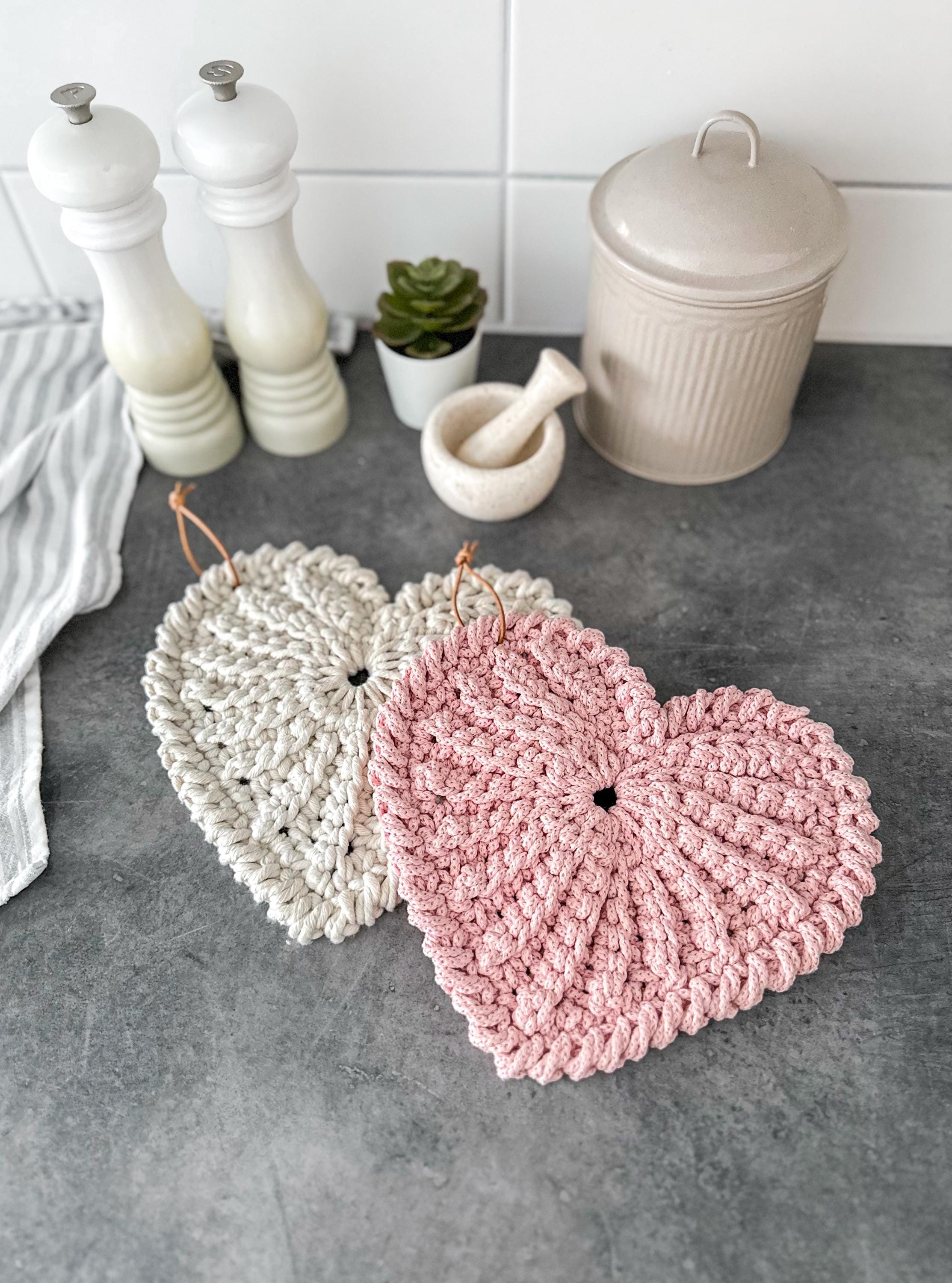 CROCHET PATTERN: Crochet Heart Trivet Potholder 