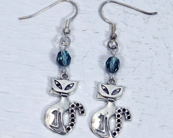 Handmade Silver Toned Cat Earrings for Women, Cat Mom Earrings, Handmade Jewelry, Cat Lover Gift, Cat Jewelry, Ladies Earrings, Gift for Her