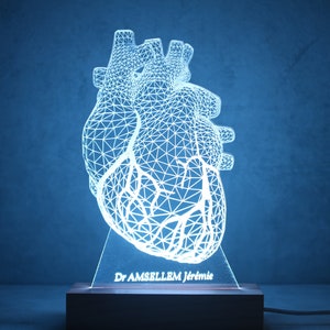 Individuelle 3D-Herz-LED-Lampe | Einzigartiges Geschenk für Kardiologen | Lasergravur auf Buchensockel | Geschenk für Kardiologen | Buche