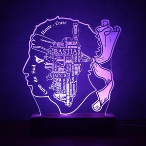 Lampe LED Corse | Tête de Maure Gravée | Plexiglass et Hêtre | Carte Détaillée | Décoration Unique | Cadeau Personnalisé