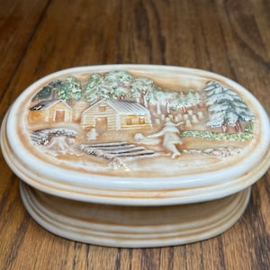 Hershey Molds 1981 Trinket Jewelry Box Outdoor Cabin Scene