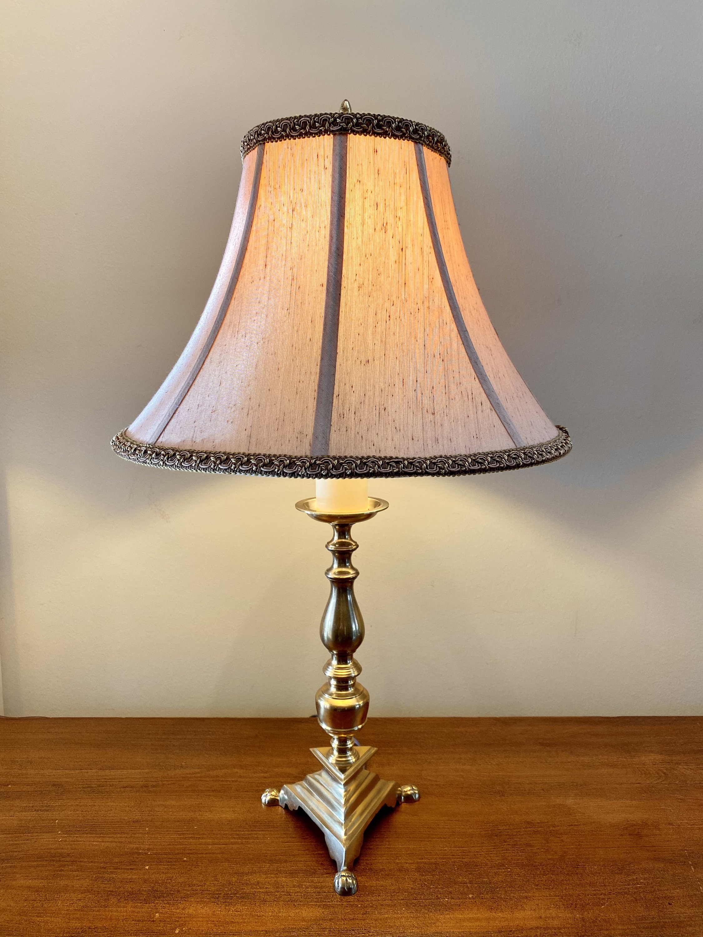 Vintage Leviton Solid Brass Table Lamp With Paw Like Edges 