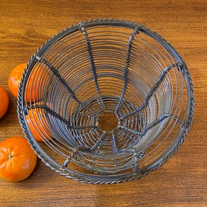 Late 19th / Early 20th Century French Hand Made Twisted Metal Wire Basket zdjęcie 5