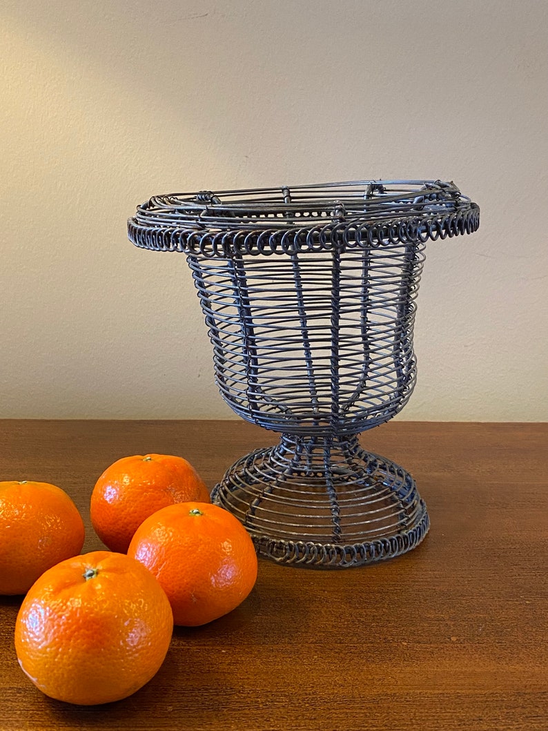 Late 19th / Early 20th Century French Hand Made Twisted Metal Wire Basket zdjęcie 1
