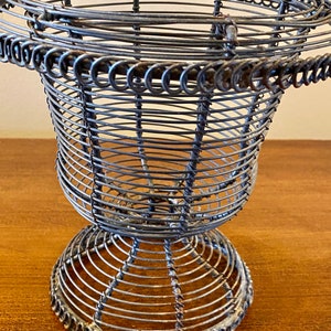 Late 19th / Early 20th Century French Hand Made Twisted Metal Wire Basket zdjęcie 3
