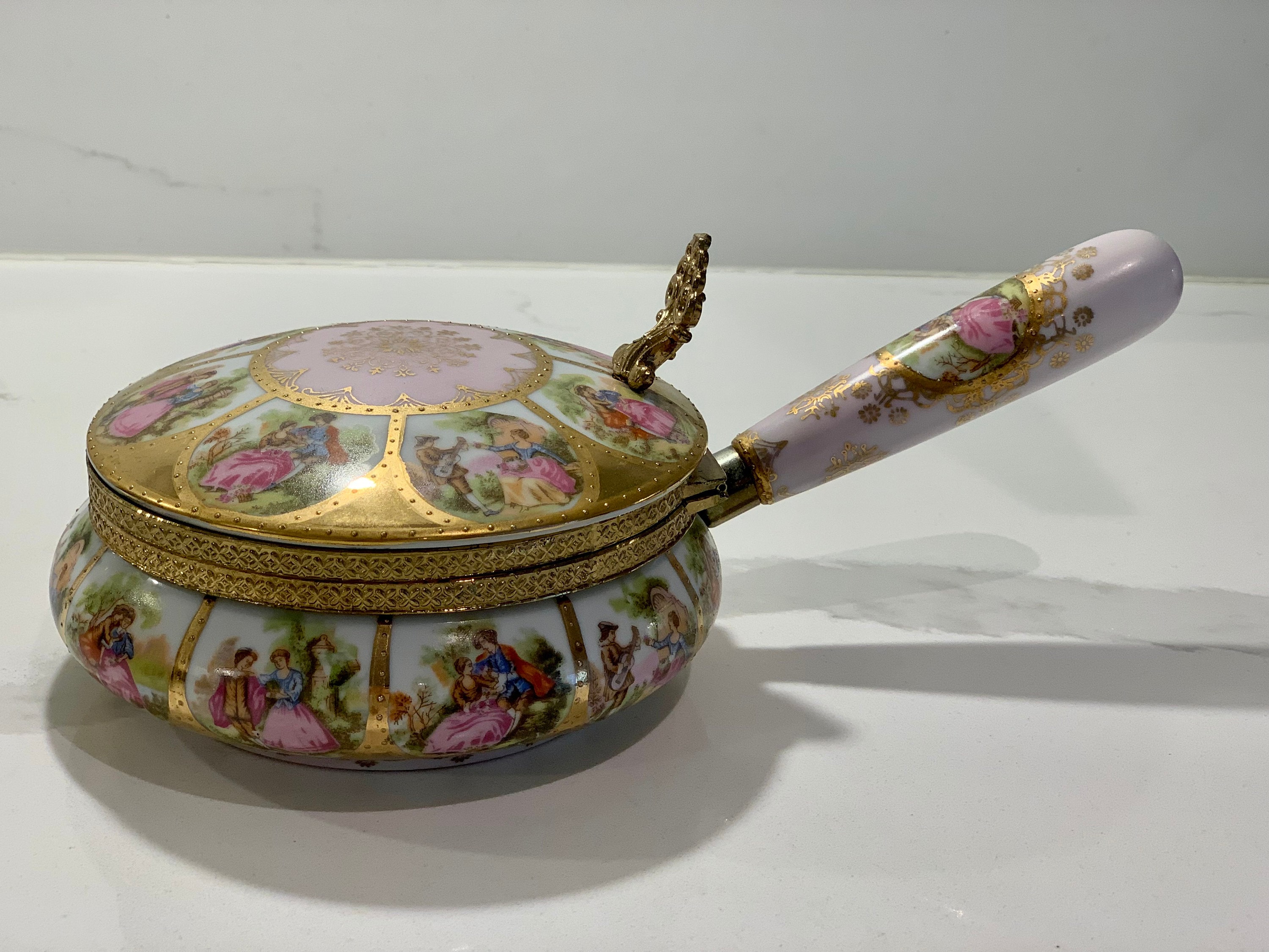サイレント・バトラー（Silent Butler） ロジャース製　ヴィンテージ Vintage Porcelain Enamel Silent Butler/ Crumb Catcher/ Ash Tray