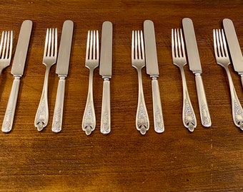 1847 Rogers Bros 1911 Old Colony Pattern Silverware / 12 Piece Set for 6