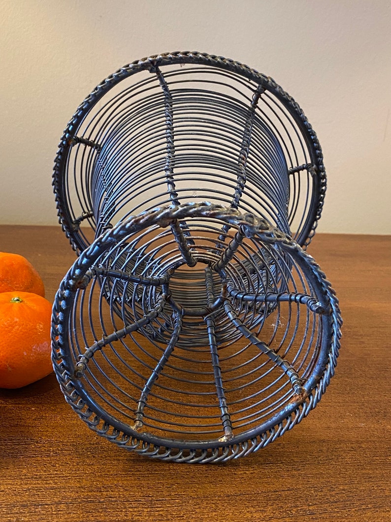 Late 19th / Early 20th Century French Hand Made Twisted Metal Wire Basket zdjęcie 4