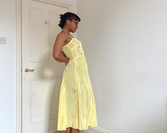 50er Jahre Sonnengelbes Kleid mit Sweetheart Mieder