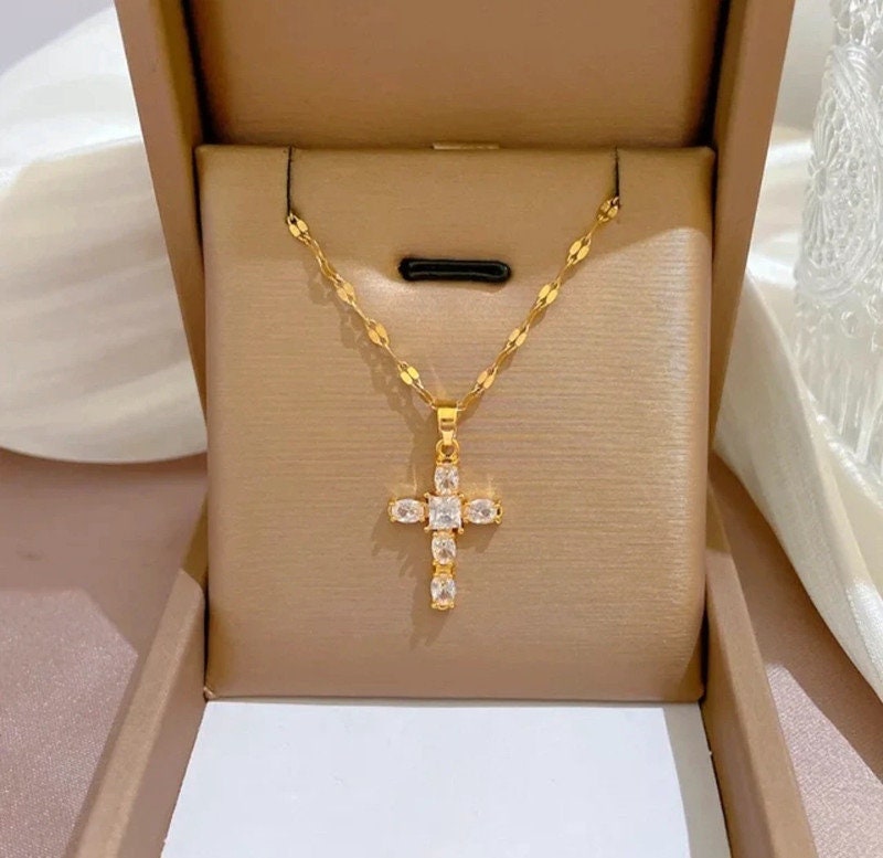Iced out stainless steel chain store