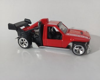 Hot Wheels Custom LOLUX Toyota Hilux Truck With Real Rider Mags and Tires