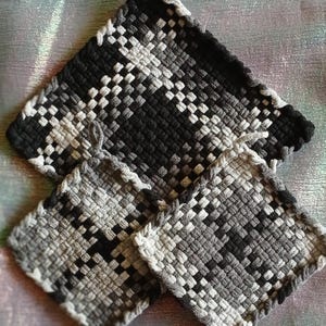 Hand woven 3 piece pot holder sets. Trivets, placemats.