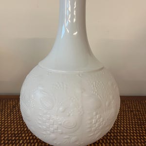Rosenthal porcelain vase from the Bjørn Wiinblad Studio-Linie collection