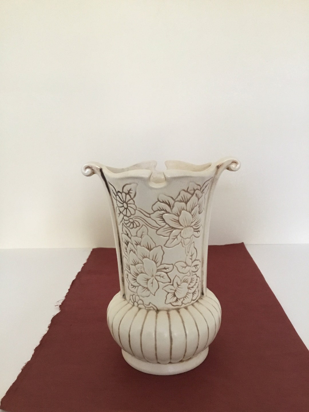 Vintage Red Wing Vase Embossed Floral Design With Handles 1181 in Ivory