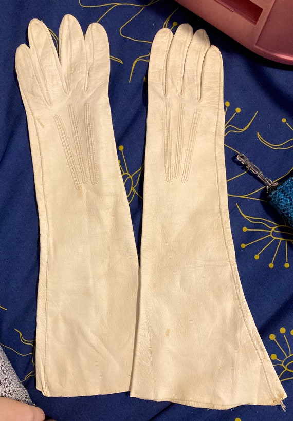 Evening cream leather gloves - image 3