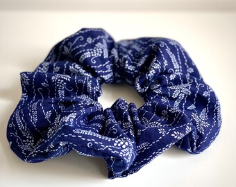 Japonés Kimono Scrunchie Yukata Algodón Kimono Hair Tie Chouchou Pequeño regalo para su algodón Scrunchie Regalo temático japonés para mamá Indigo