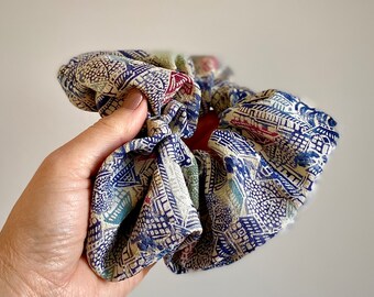 Kimono Scrunchie Japanese Vintage Silk Kimono Hair Accessory Chouchou Silk Large Scrunchie Upcycled Kimono Little Gift For Her Gift For Mom