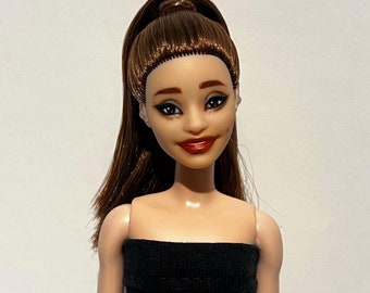 アリアナ・グランデ ツアー人形（一点物）ベビーリペイント - Etsy 日本