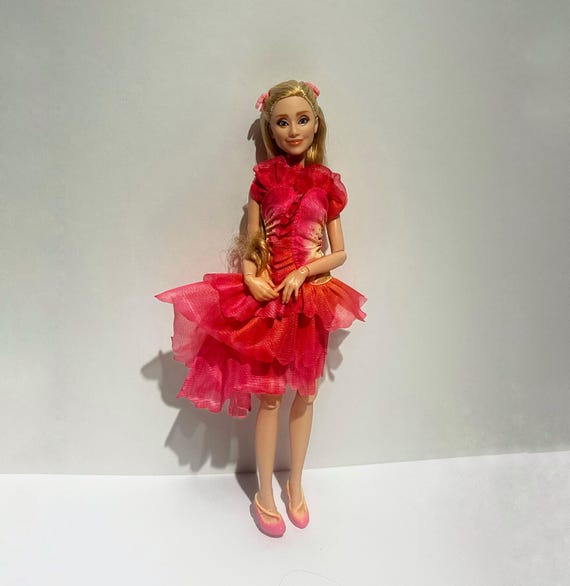 グリンダ アリアナ・グランデ ウィキッド ドール リペイント - Etsy 日本