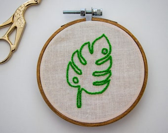 Hand-Stitched Monstera Leaf Embroidery Hoop Art - 4.5 inch