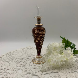 Vintage Glass Perfume Bottle in Amethyst with Delicate Gold Flower Accents Clear Glass Dauber, Decorative Vanity or Dresser, Cottage Chic