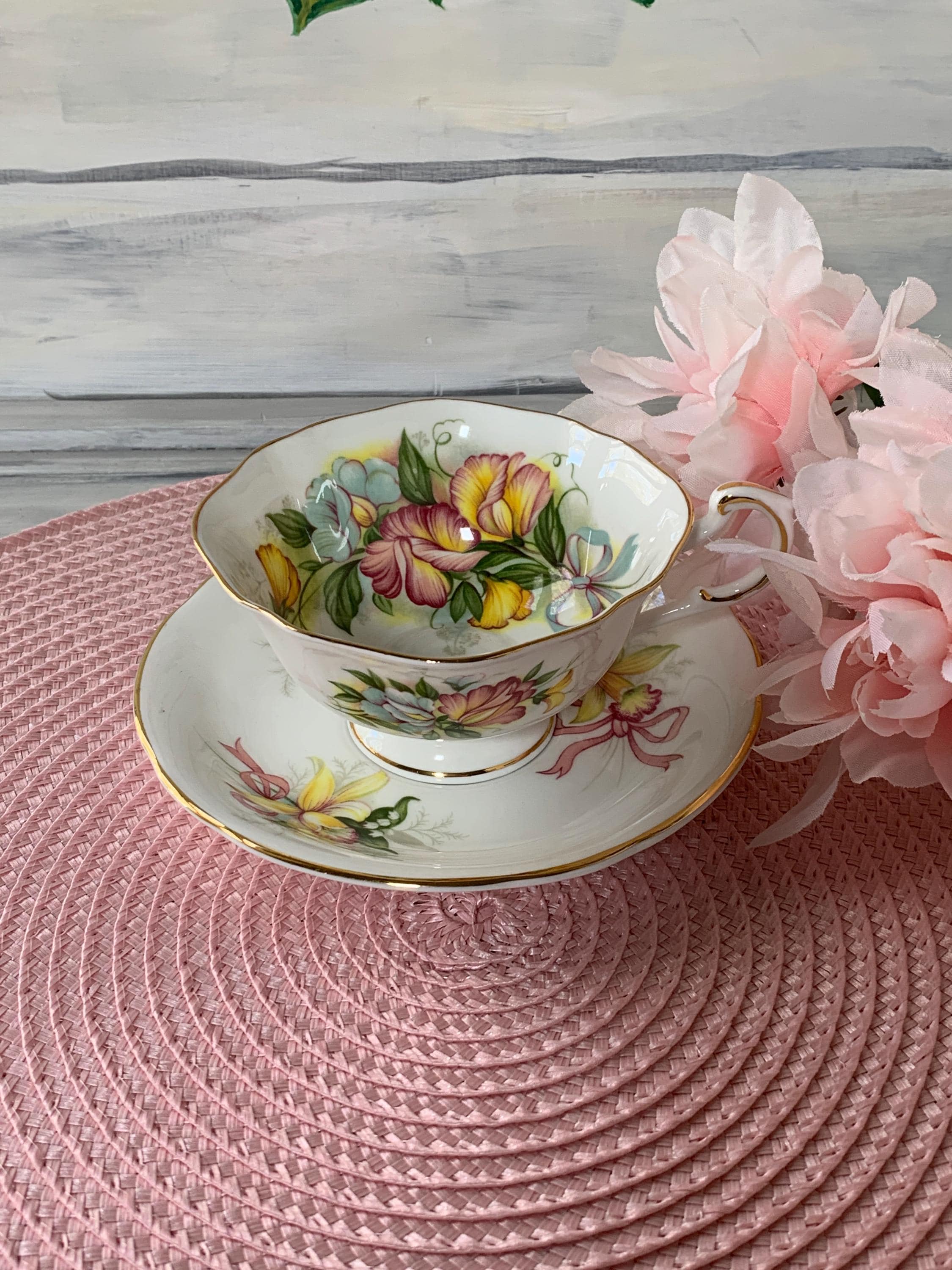 中国民国時代の花柄の黄色い皿 Made in China T56 中国景徳鎮 中華陶器 粉彩黄色大皿 中皿 深皿 16枚 【公式通販】
