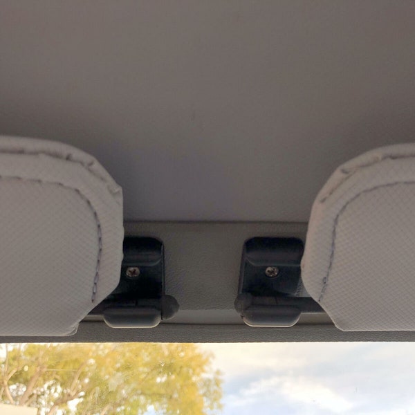 Visor clips for 1984-1996 Jeep Cherokee / Comanche , XJ and MJ