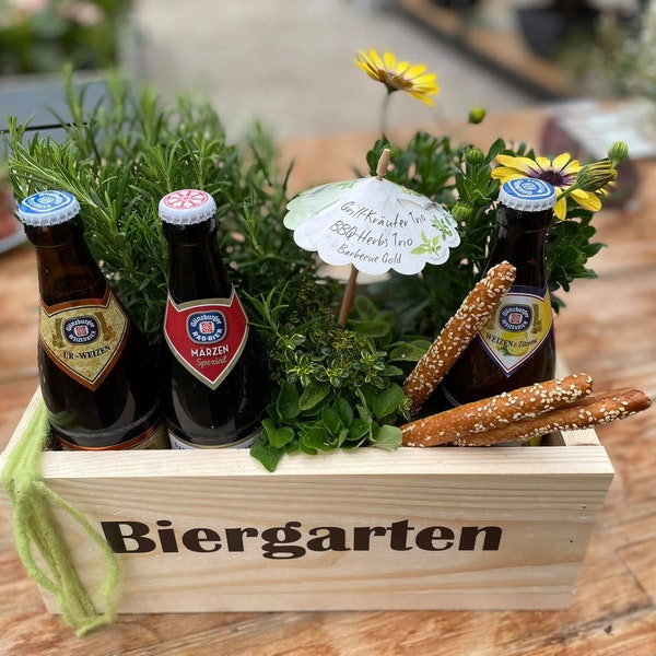 Biertuin "To Go" 3 soorten wielerbier, kruiden en bloemen in een massieve houten kist