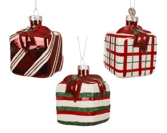 Geschenkpaket aus Glas als Christbaumschmuck – handbemalter Weihnachtsschmuck, 3 Designs, nostalgische Weihnachtsdeko