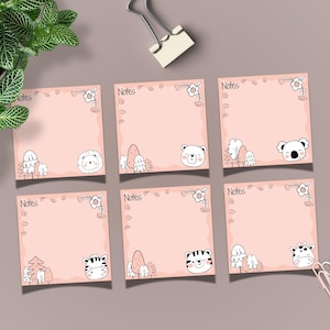 Può includere: Un set di sei blocchi di note quadrati rosa con illustrazioni di animali in bianco e nero. Ogni blocco presenta un animale diverso, tra cui un leone, un orso, un koala, una zebra, una tigre e una mucca. La parola "Notes" è stampata su ogni blocco.