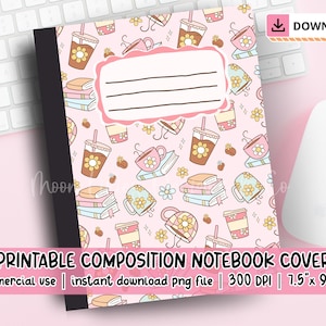 Könnte beinhalten: Ein rosa Notizbuchumschlag mit einem sich wiederholenden Muster aus Kaffeetassen, Büchern und Blumen. Der Umschlag hat einen leeren Etikettenbereich und den Text "PRINTABLE COMPOSITION NOTEBOOK COVER". Das Notizbuch misst ca. 19 x 25 cm.