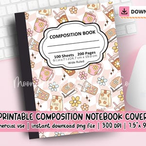 Può includere: Una copertina di quaderno di composizione stampabile a tema caffè. La copertina presenta un motivo a scacchi rosa e bianco con tazze di caffè, sacchetti di caffè e fiori. Il quaderno misura 19,0 cm x 24,7 cm.
