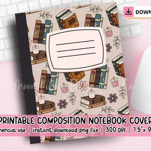 Puede incluir: Cubierta de cuaderno de composición imprimible con un fondo beige con ilustraciones de libros, velas y flores. La cubierta tiene una etiqueta rosa claro con líneas. El cuaderno mide 19,05 cm x 24,77 cm.