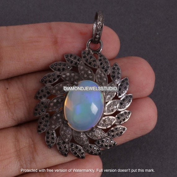 オニキス・オパール フラワーペンダント