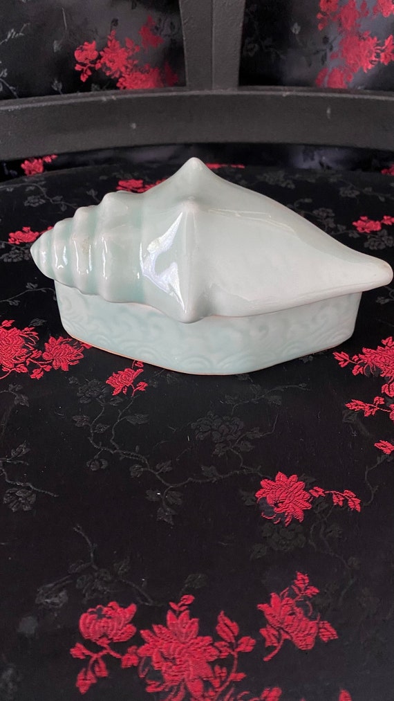 Vintage Ceramic Conch Sea Shell Trinket Box 3D li… - image 2