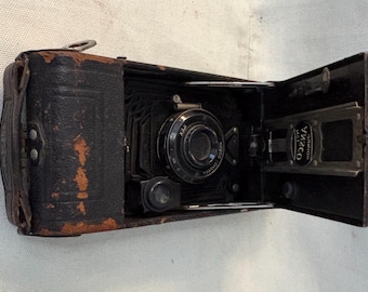 Vintage folding Kodak camera No. 1A Pocket Camera with black leatherette finish. Not tested