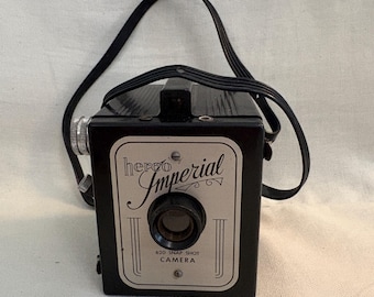 Vintage Herco Imperial 620 Snap Shot camera, made by the Herbert George Company. Not tested