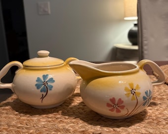 Vintage HULL Pottery Creamer and Sugar Bowl Set: Cinderella Pattern
