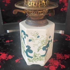 Vintage RARE Mason&#39;s Ironstone Chartreuse Oil Lamp. England