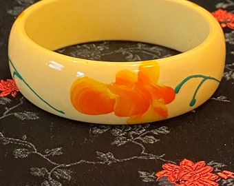 Vintage Bakelite butterscotch cream corn bangle, hand painted flowers