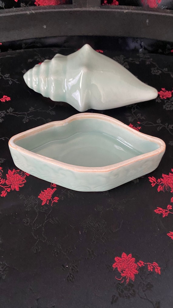 Vintage Ceramic Conch Sea Shell Trinket Box 3D li… - image 3