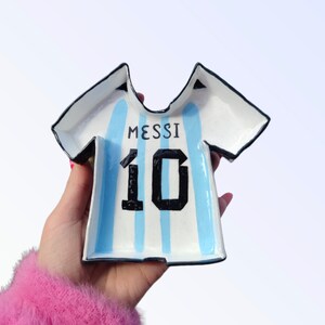 Lionel Messi Argentina handmade clay ashtray/ football fans gift idea for him/ Messi t-shirt ashtray/ handmade original and unique gift