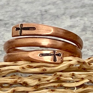 Copper religious cross ring, minimalist copper wrap ring, Adjustable Gift image 2